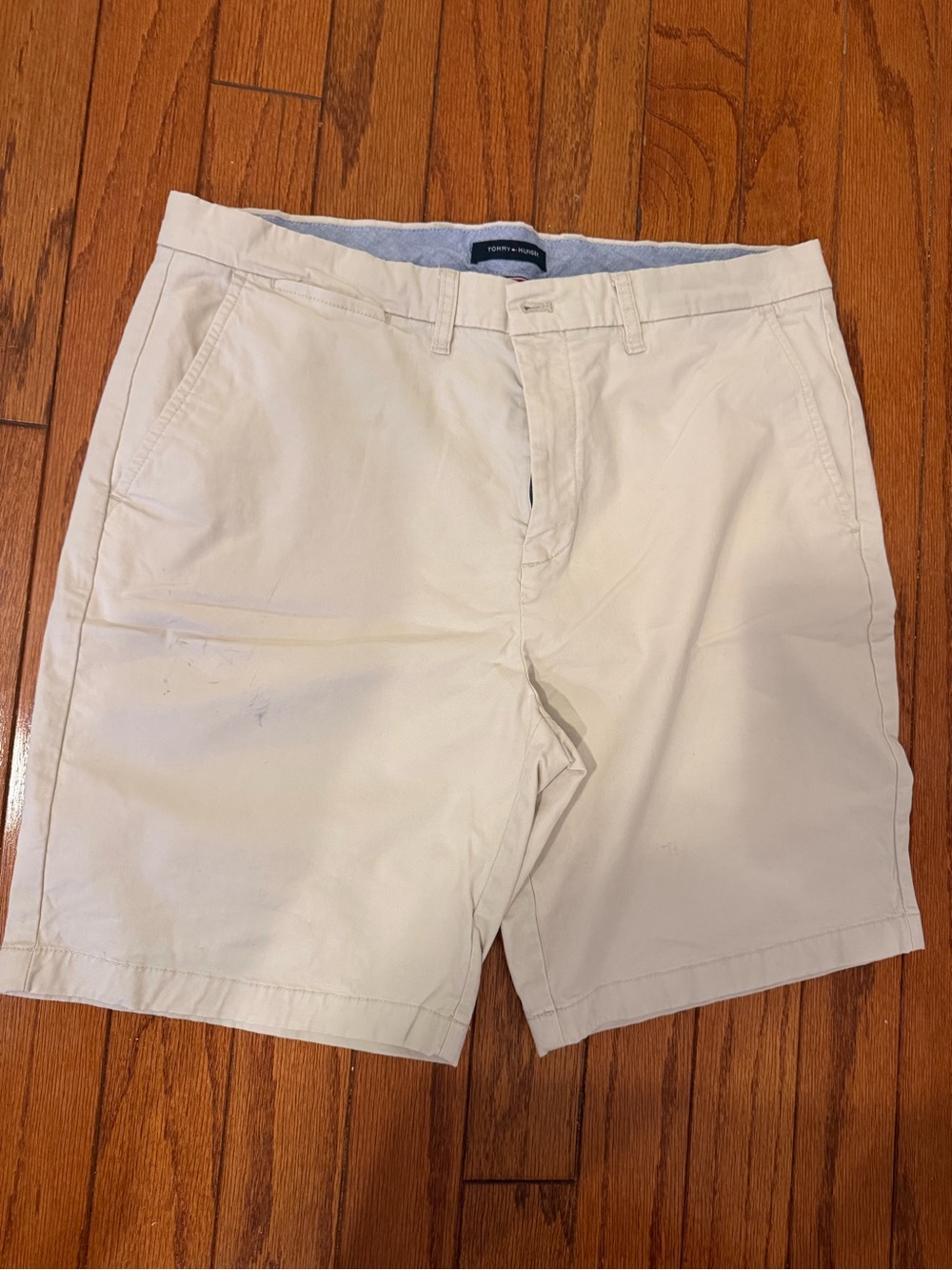 Tommy Hilfiger Cream Chino Shorts size 36